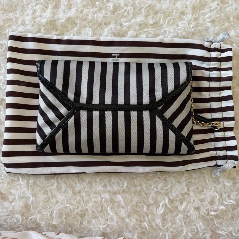 Henri Bendel Black and Gray Striped Large Clutch with Alligator Leather Trim - Picture 4 of 4